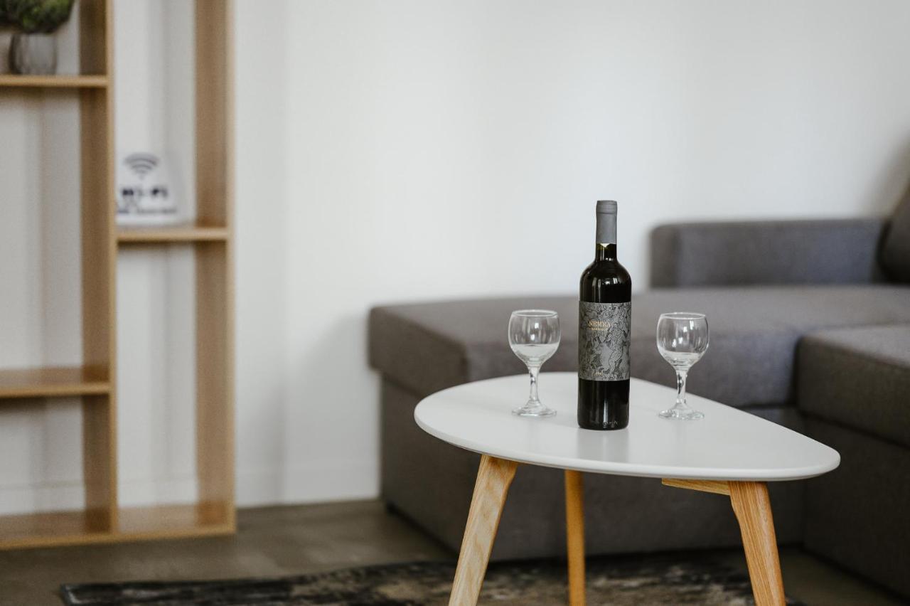 Lb Luxury Apartments Волос Экстерьер фото