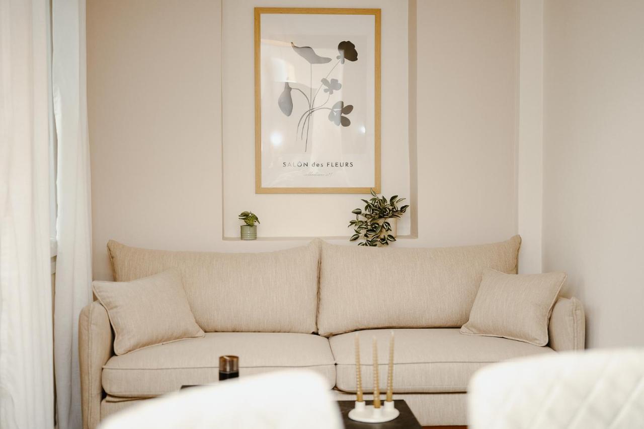 Lb Luxury Apartments Волос Экстерьер фото